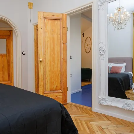 Peegel In Center Free Parking Lägenhet Tallinn