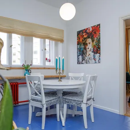 Peegel In Center Free Parking * تالين