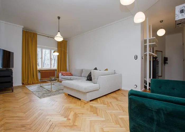 Peegel In Center Free Parking Таллин