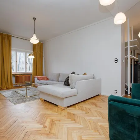 Peegel In Center Free Parking Talin